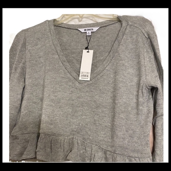 NWT BB DAKOTA NWT Grey Crop-Ruffled hem light weight thermal Knit Top S - Picture 4 of 9